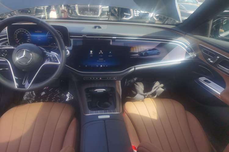 Used Mercedes-Benz E-Class New Energy 2024 E 350 e L Plug-in Hybrid Sedan Audio And AC Panel