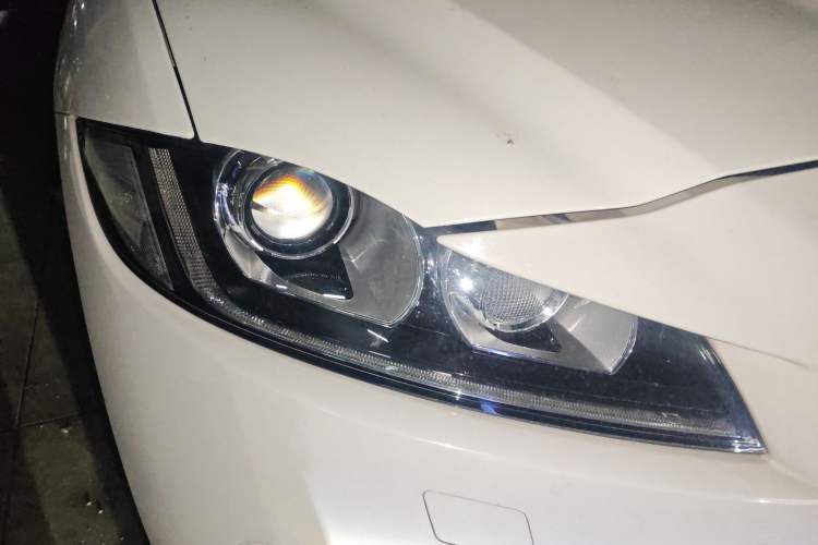 Used Jaguar F-PACE 2016 2.0T Two-Wheel-Drive R-Sport Sport Edition
