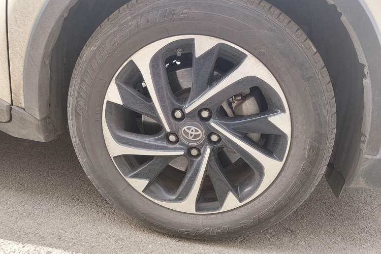 Used Toyota IZOA 2018 2.0L Yichi Version China VI Standard
