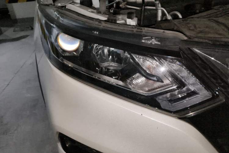 Used Nissan Qashqai 2019 2.0L CVT Smart Enjoyment Version Right Front Headlight