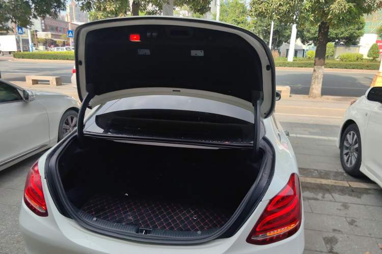 Used Mercedes-Benz C-Class 2016 C 200 L
