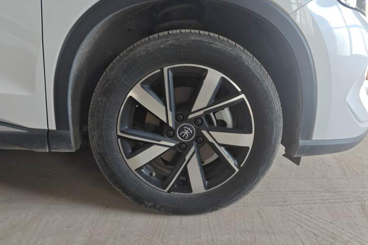 Used BYD Song Pro New Energy 2023 Champion Edition DM-i 110KM Beyond Model Right Front Wheel Hub