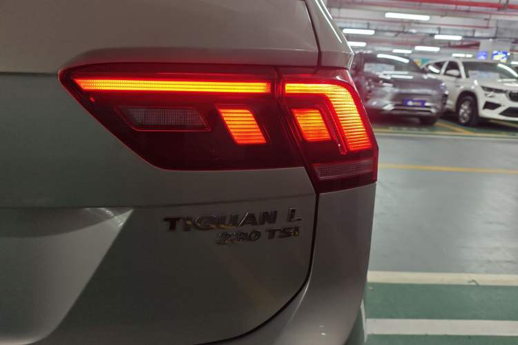 Used Volkswagen Tiguan L 2018 Facelift 330TSI Automatic Two-Wheel Drive Luxury Edition
