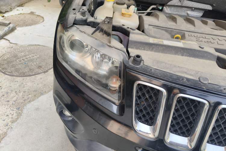 Used Jeep Compass 2014 2.4L four-wheel drive sport version