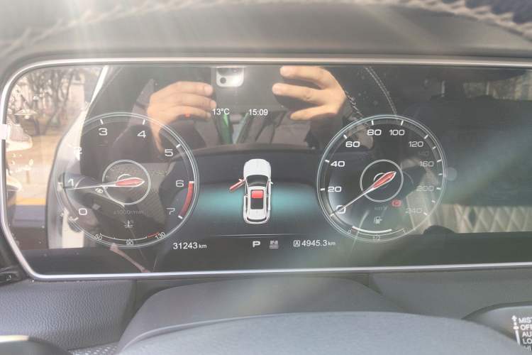 Used Hongqi HS5 2019 2.0T Smart Connect Flagship All-Wheel-Drive Version Instrument Cluster