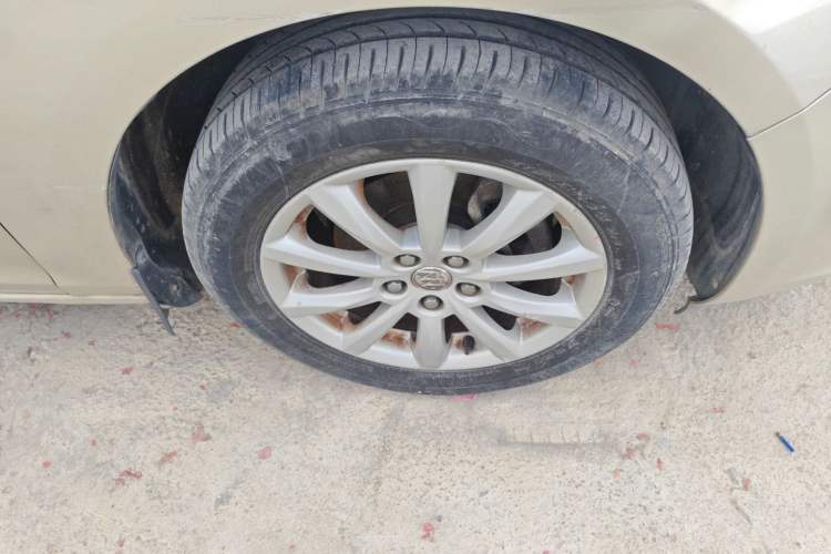 Used Buick GT 2013 GT 1.6L Automatic Fashion Edition Right Front Wheel Hub