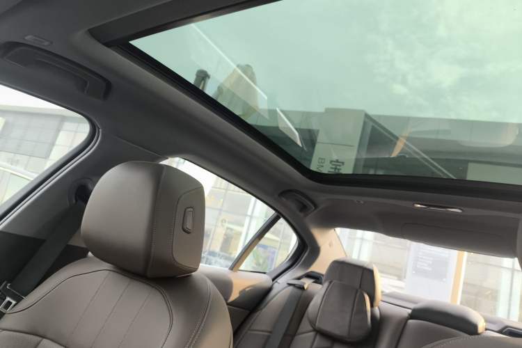 Used BMW i5 2024 eDrive 35L Luxury Package
