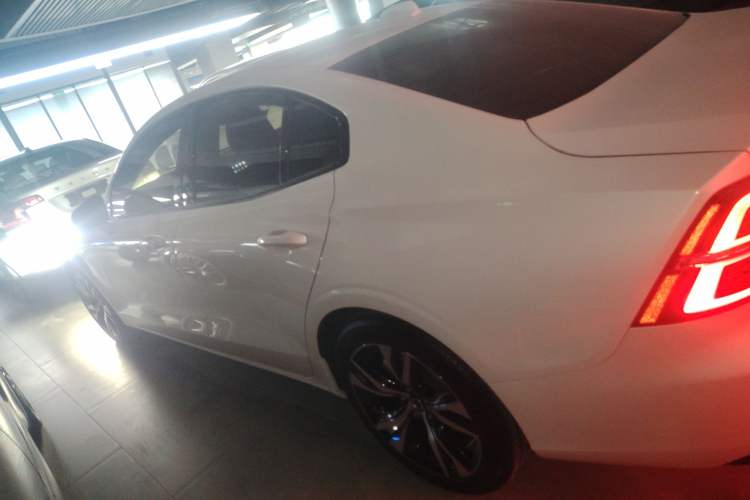 Used Volvo S60 2023 B4 Zhiyuan Sport Edition
