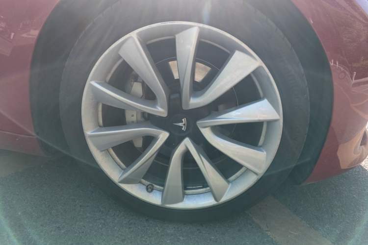 Used Tesla Model 3 2019 Long-Range All-Wheel-Drive Version
