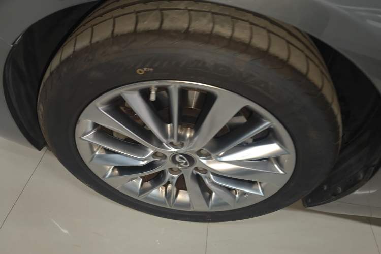 Used Infiniti Q50L 2018 2.0T Enjoyment Version China VI Standard