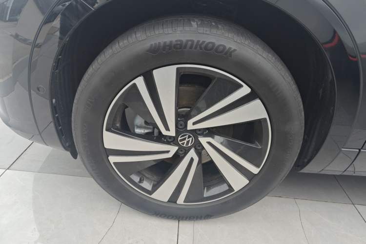 Used Volkswagen Tavendor 2024 380TSI All-Wheel Drive R-Line Cruise Edition Left Front Wheel Hub