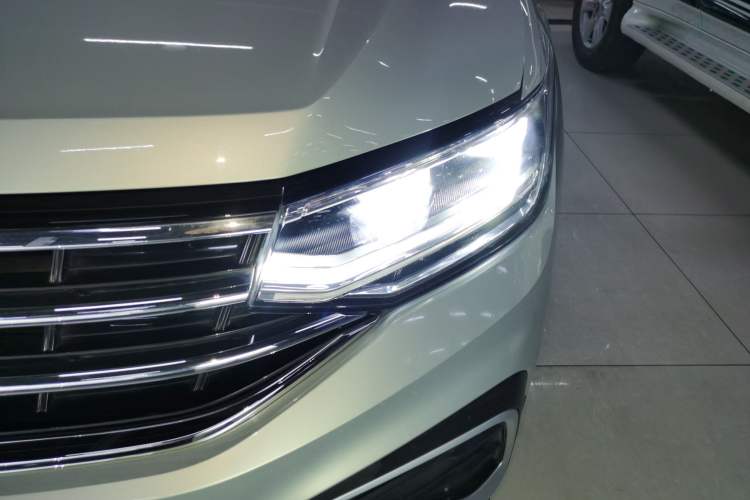 Used Volkswagen Tiguan L 2022 330TSI Automatic Two-Wheel Drive Smart Edition
