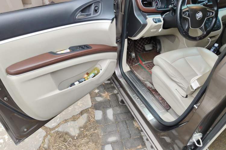 Used Buick GL8 2017 25S Luxury Version China V Standard Driver Seat