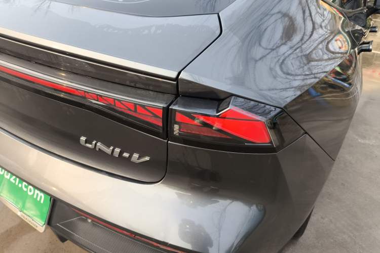 Used Changan UNI-V 2023 1.5T Prestige Model
