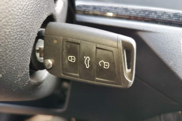 Used Volkswagen Lavida 2023 New Sharp 1.5L Automatic Excellent New Edition
