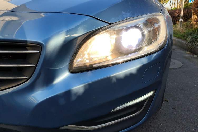 Used Volvo V60 2017 T5 Zhiya Edition China V Standard Left Front Headlight