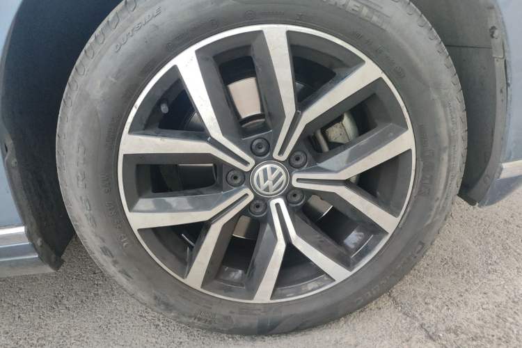 Used Volkswagen Variant 2018 380TSI Two-Wheel Drive Comfort Edition Right Front Wheel Hub