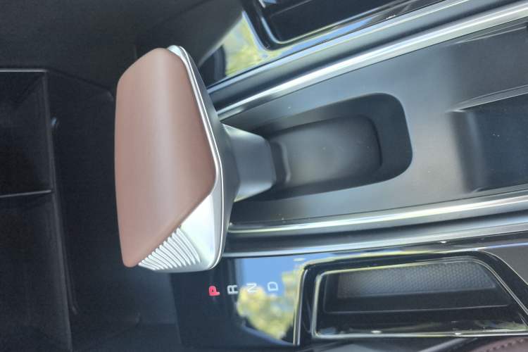 Used Kia Sportage R 2021 Ace 2.0L Splendid Edition Gear Lever