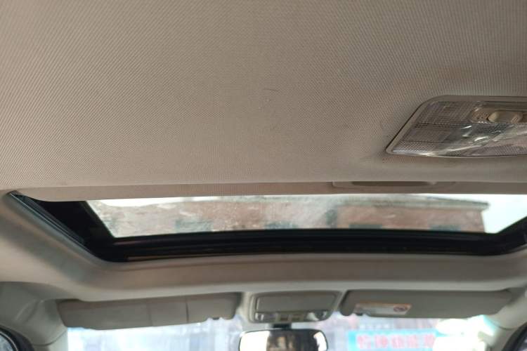 Used JMC Yusheng S350 2016 2.0T Automatic Two-Wheel Drive Gasoline Luxury Version with Sunroof 5 Seats