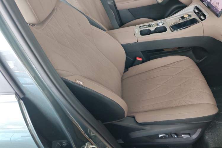 Used Chery Fengyun T8 2025 1.5T 130km Deluxe Version 5 Seats Right Front Seat