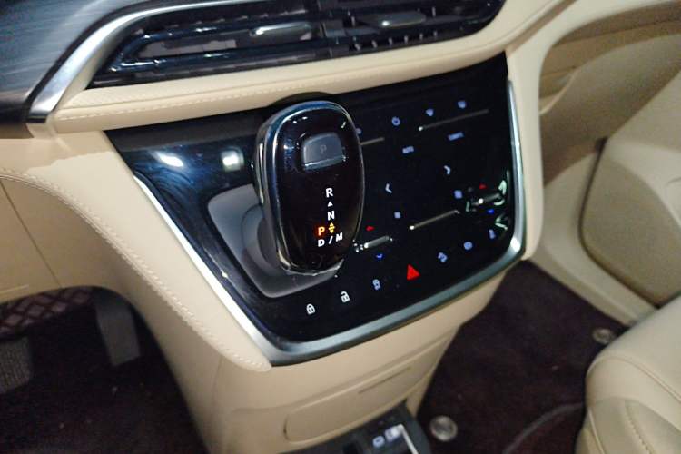 Used Buick GL8 2023 ES Lu Zun Luxury Model
