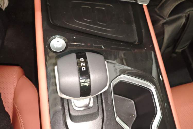 Used CHANGAN CS75 2026 Model PRO 1.5T DCT Prestige 7-Seater Gear Lever