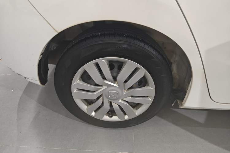 Used Honda Fit 2016 1.5L LX CVT Comfort Model Right Rear Wheel Hub