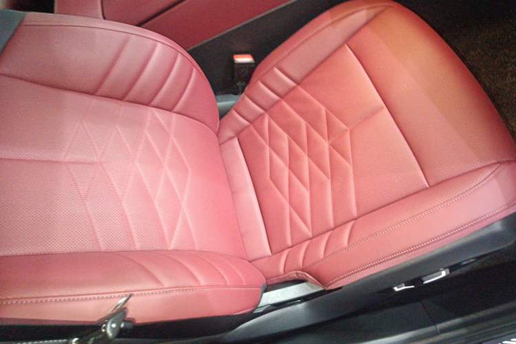 Used BMW i5 2024 eDrive 35L M Sport Package Right Front Seat