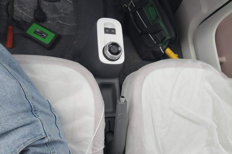 Used Geely Galaxy Panda 2025 210 km – Yuanqi Bear Gear Lever