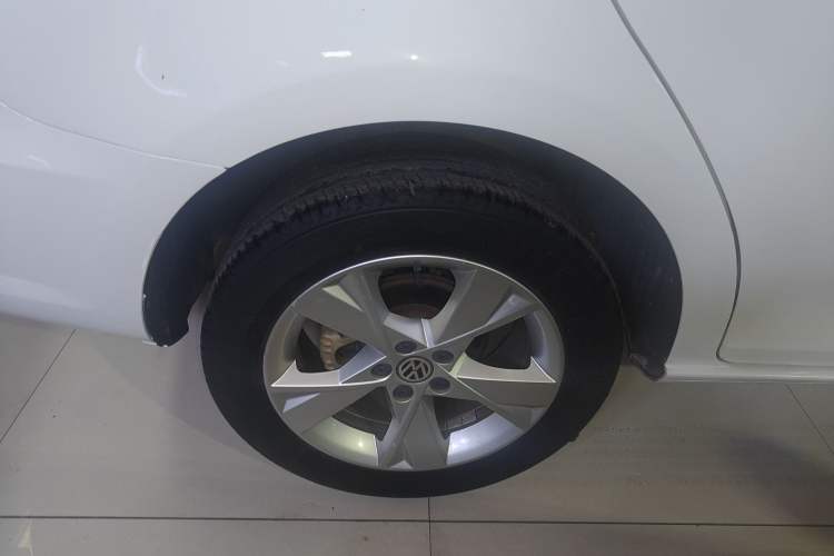 Used Volkswagen Bora 2015 Qihui Edition 1.6L Automatic Fashion Model Exterior 2