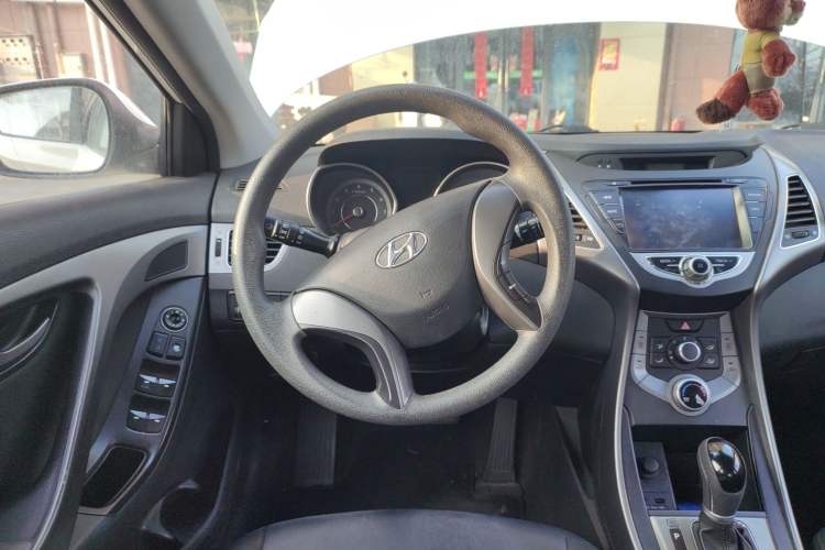 Used Hyundai Elantra (5th Generation / Langdong) 2015 1.6L Automatic Fashion Model