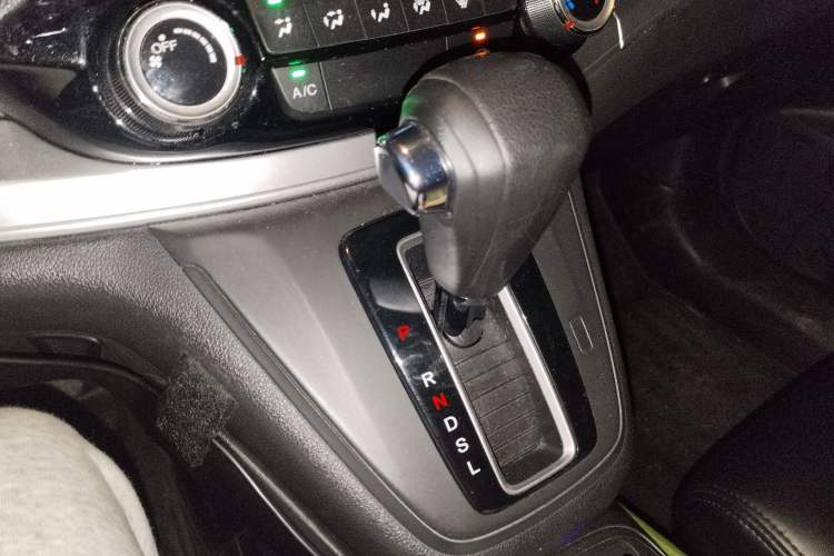 Used Honda CR-V 2016 2.0L two-wheel drive Urban Edition
