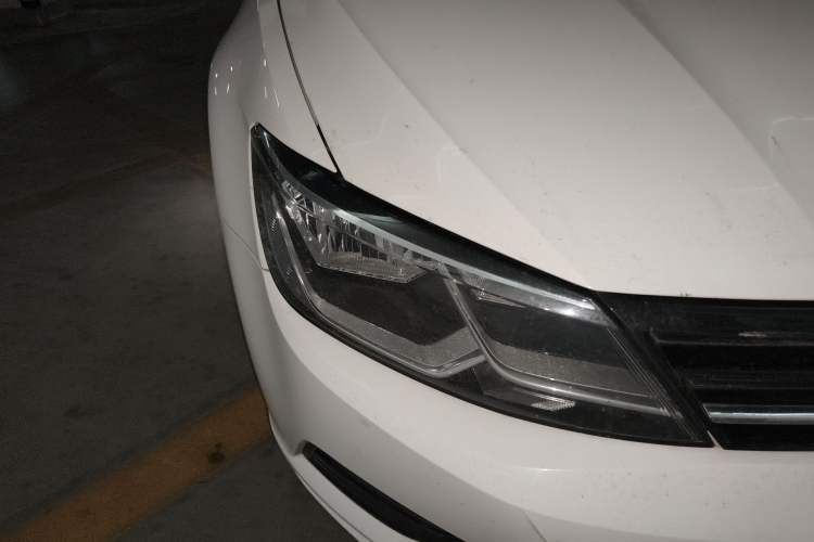 Used Volkswagen Lamando 2018 280TSI DSG Comfort Edition Right Front Headlight