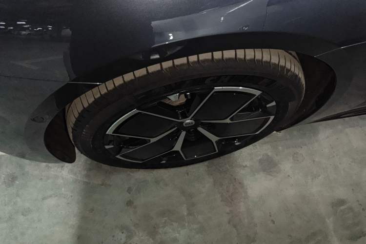 Used Xiaomi Auto SU7 2024 Rear-Drive Ultra-Long Range Advanced Pro-Level Intelligent Driving Version
