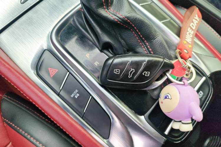 Used MG HS 2019 20T Automatic Two-Wheel Drive Trophy Super Sport Version China VI Standard Vehicle Key