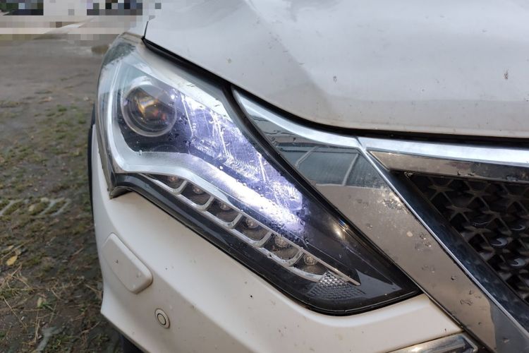 Used BYD Tang New Energy 2015 2.0T Four-Wheel-Drive Flagship Model Right Front Headlight