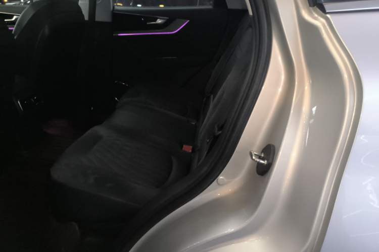 Used Hongqi HS5 2022 Revised Version 2.0T Smart Connect Flagship Edition Left Rear Seat