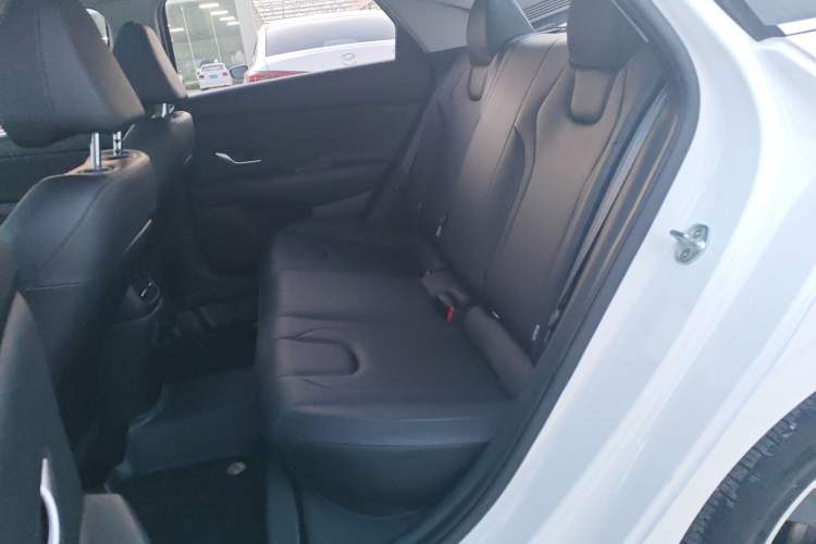 Used Hyundai Elantra 2022 1.5L CVT LUX Prestige Edition
