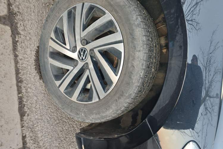 Used Volkswagen Lavida 2023 Revised Version 1.5L Automatic – Full-Option Edition Right Front Wheel Hub
