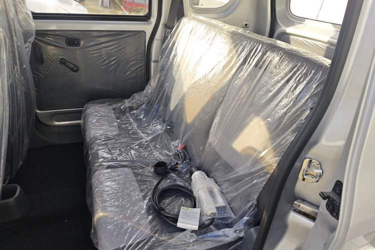 Used Wuling Zhiguang New Energy 2025 Model 305km Ambitious Edition