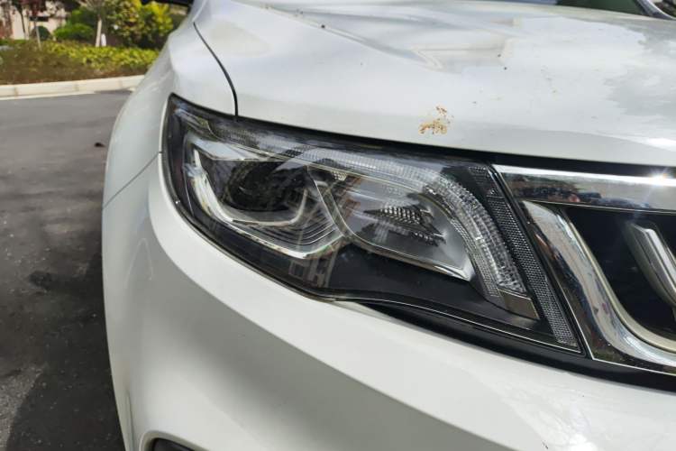 Used Geely Auto Emgrand X7 Sport 2020 1.8TD DCT Two-Wheel Drive Smart Connect 4G-Enabled Version Right Front Headlight