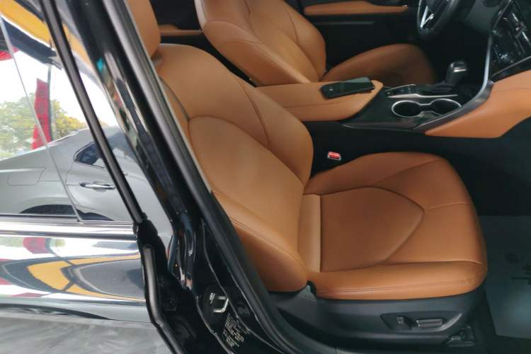 Used Toyota Camry 2021 2.5G Luxury Edition
