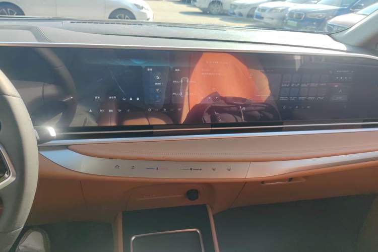 Used SAIC MAXUS Dajia 9 2024 Super Hybrid Ultra-Long Range Forest Edition 7-Seater