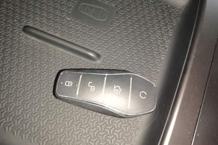 Used BYD Song Pro New Energy 2025 Second-Generation DM-i 75KM Leading Edition Interior 1