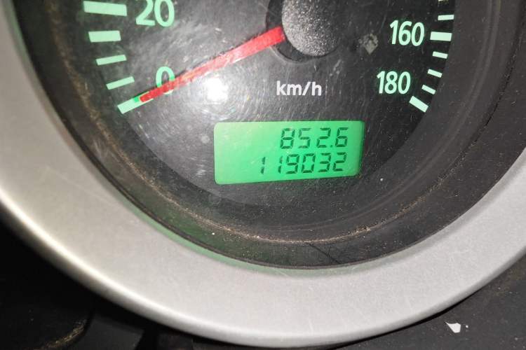 Used Foton MP-X E 2016 2.0L Express Edition 4G63 Odometer Close Up