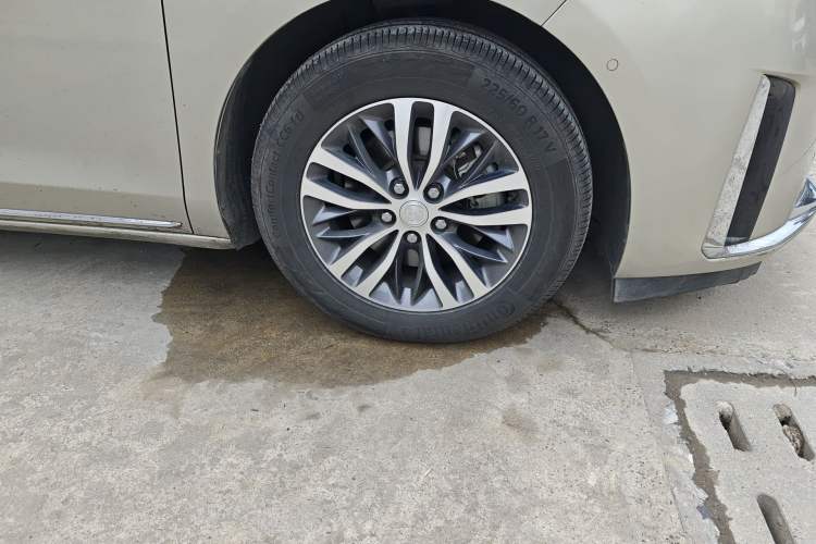 Used Buick GL8 2022 ES Landtrek 653T Luxury Edition