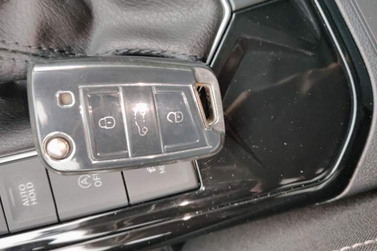 Used Volkswagen Tayron 2021 280TSI Two-Wheel Drive Luxury Smart Connectivity Version Vehicle Key