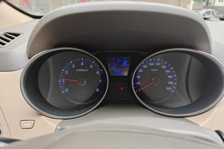 Used Hyundai ix35 2010 2.0L Automatic Two-Wheel Drive Elite Edition GLS Instrument Cluster