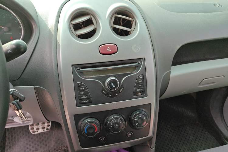 Used FAW Weizhi V2 2010 1.3L AMT Flagship Version