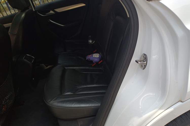 Used Audi Q3 2015 35 TFSI Comfort Model Left Rear Seat